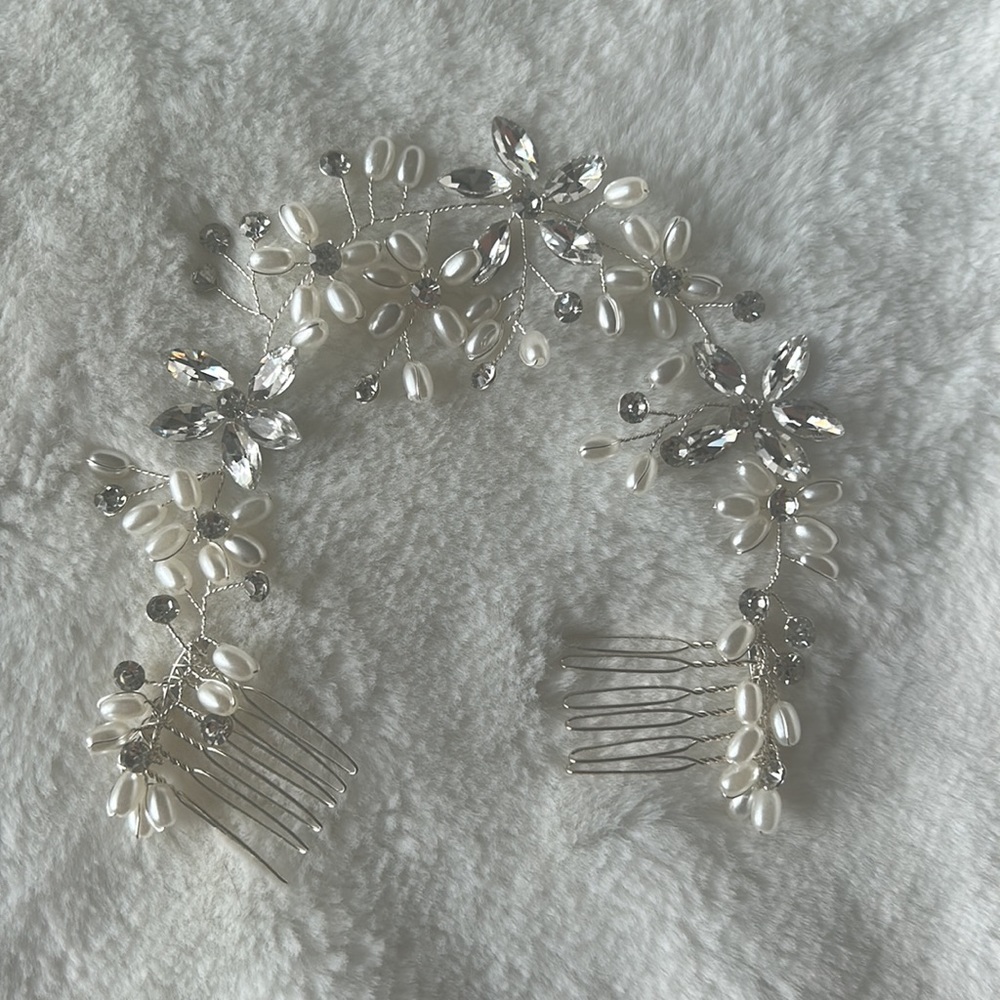 Pearl and Rhinestone Hair Piece